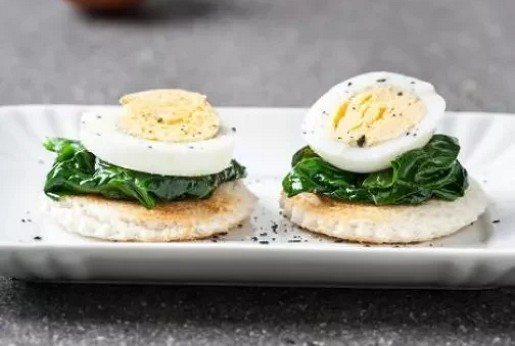 Spinach and egg tratine